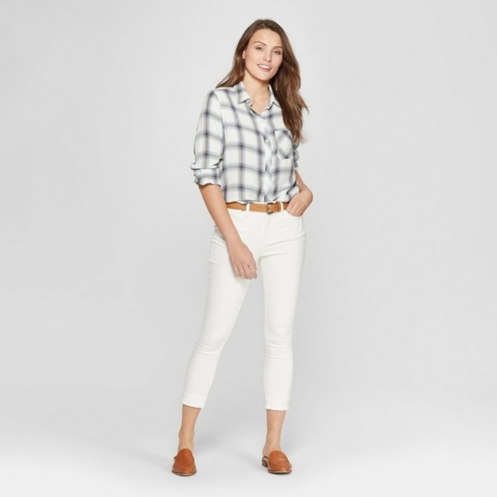 Universal Thread high rise skinny crop. New.